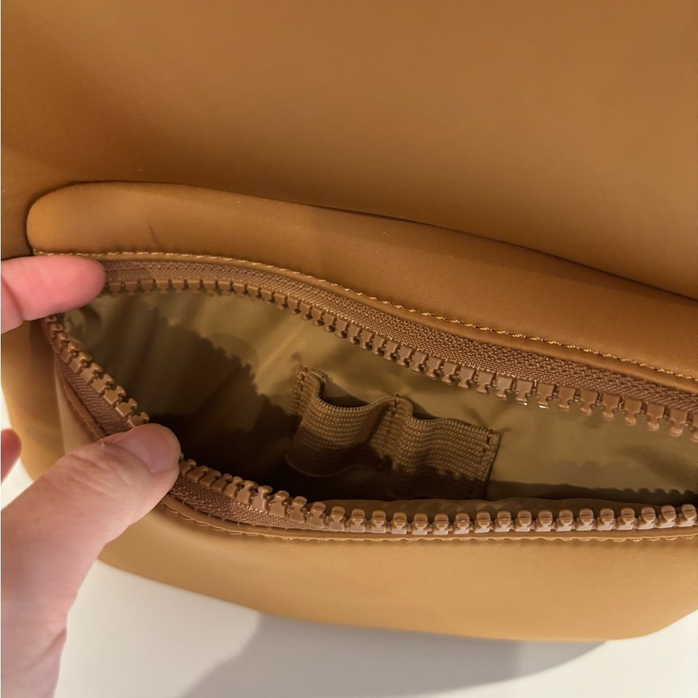 Quince Caramel Tan Everyday Backpack - Picture 6 of 7
